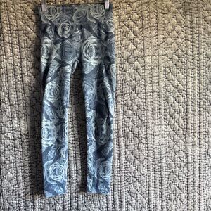 No Boundaries Blue Floral Leggings